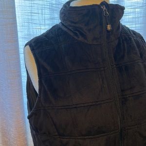 NWT Black puffer vest
